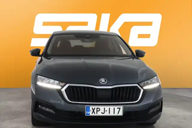 Harmaa Sedan, Skoda Octavia – XPJ-117