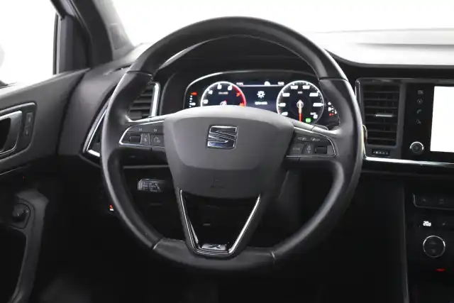 Valkoinen Maastoauto, Seat Ateca – XPJ-367