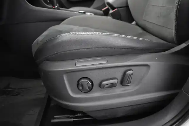 Valkoinen Maastoauto, Seat Ateca – XPJ-367
