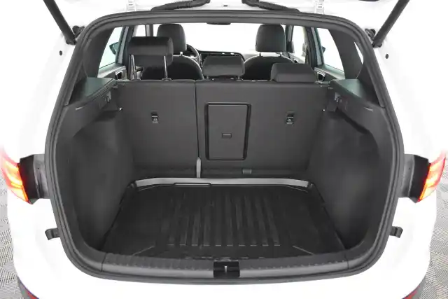 Valkoinen Maastoauto, Seat Ateca – XPJ-367