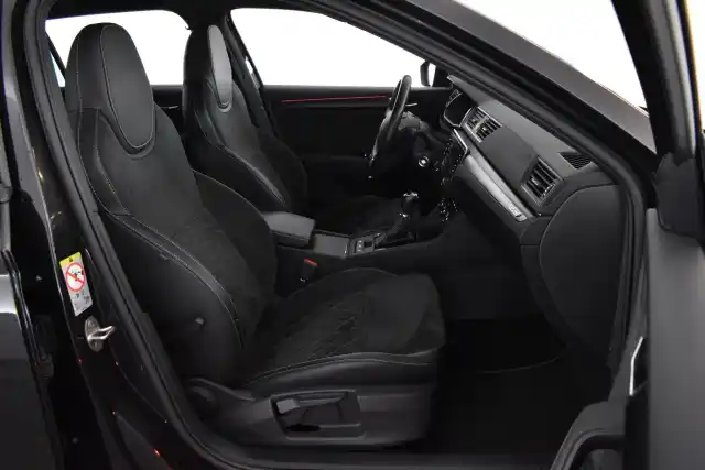 Musta Farmari, Skoda Superb – XPJ-478