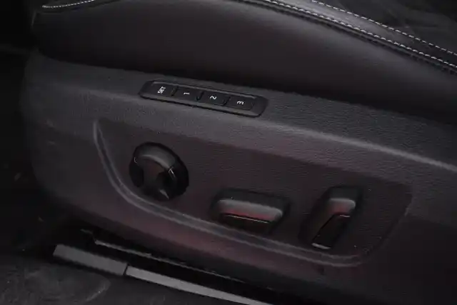 Musta Farmari, Skoda Superb – XPJ-478