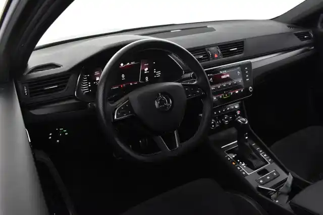 Musta Farmari, Skoda Superb – XPJ-478