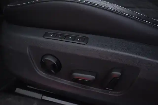 Musta Farmari, Skoda Superb – XPJ-478