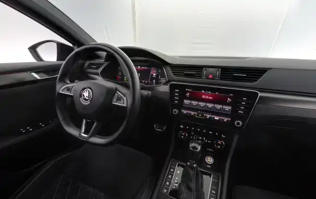 Musta Farmari, Skoda Superb – XPJ-478
