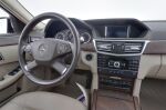 Ruskea Sedan, Mercedes-Benz E – XPJ-583, kuva 11
