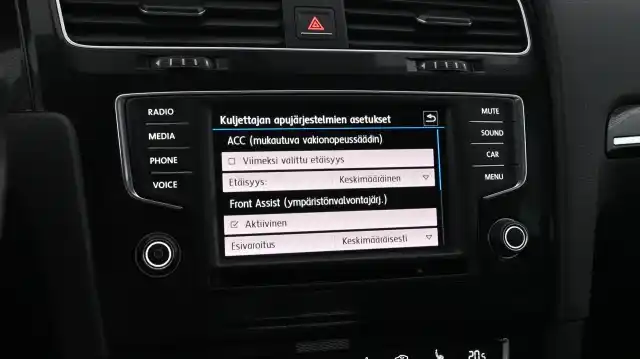 Valkoinen Viistoperä, Volkswagen Golf – XPJ-714