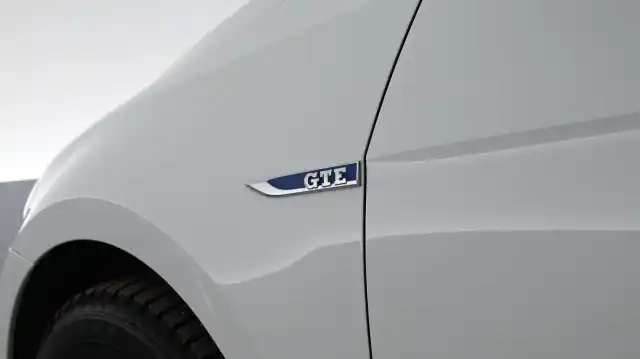 Valkoinen Viistoperä, Volkswagen Golf – XPJ-714