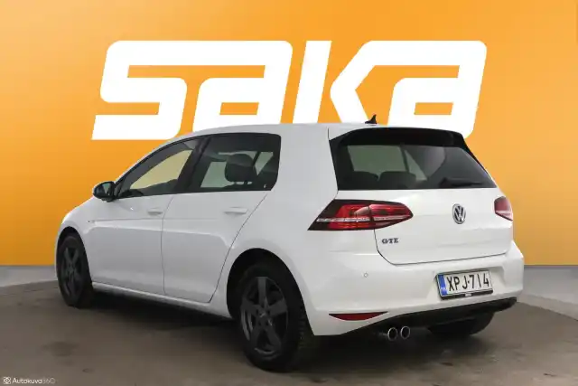 Valkoinen Viistoperä, Volkswagen Golf – XPJ-714