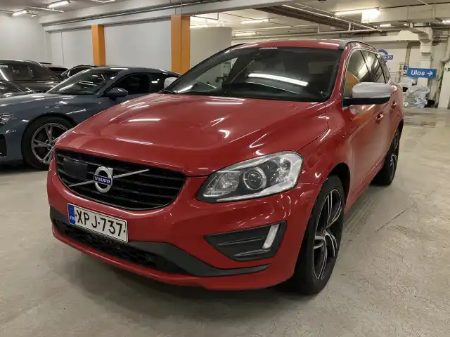 Punainen Maastoauto, Volvo XC60 – XPJ-737