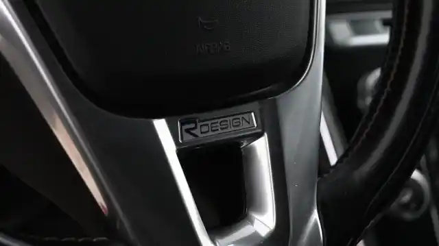 Punainen Maastoauto, Volvo XC60 – XPJ-737