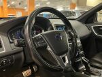 Punainen Maastoauto, Volvo XC60 – XPJ-737, kuva 4