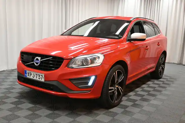 Punainen Maastoauto, Volvo XC60 – XPJ-737