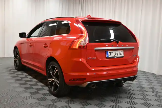 Punainen Maastoauto, Volvo XC60 – XPJ-737