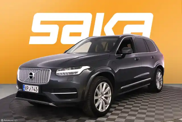 Harmaa Tila-auto, Volvo XC90 – XPJ-743