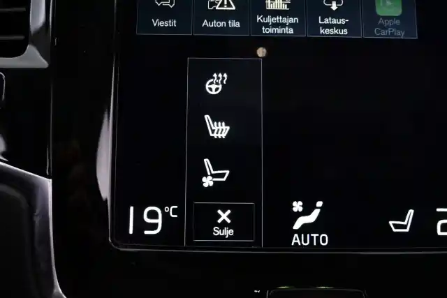 Harmaa Tila-auto, Volvo XC90 – XPJ-743