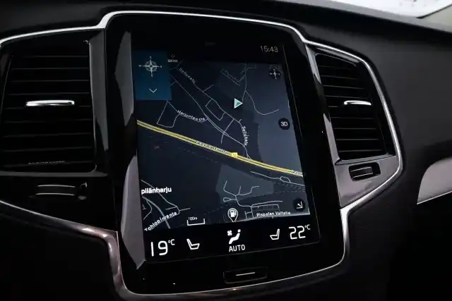 Harmaa Tila-auto, Volvo XC90 – XPJ-743