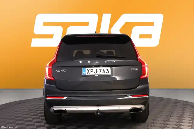 Harmaa Tila-auto, Volvo XC90 – XPJ-743