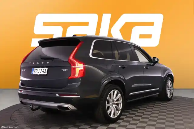 Harmaa Tila-auto, Volvo XC90 – XPJ-743
