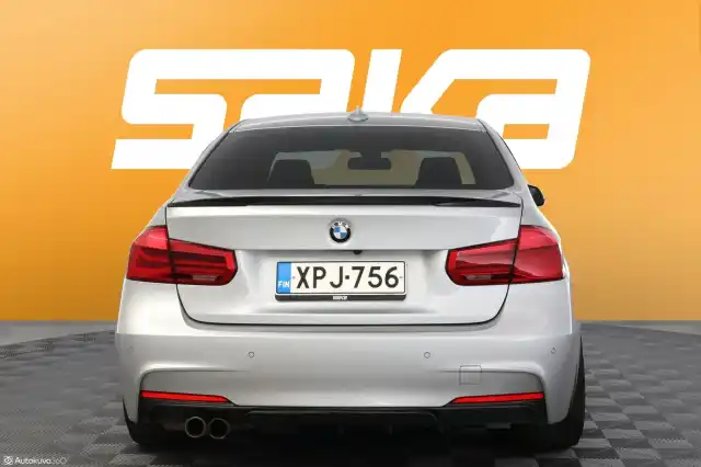 Hopea Sedan, BMW 330 – XPJ-756