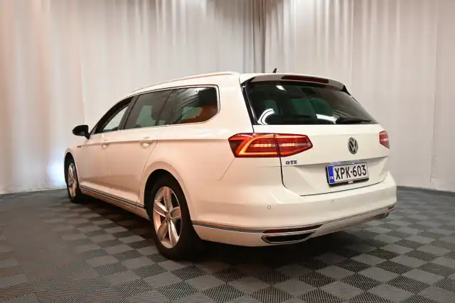 Valkoinen Farmari, Volkswagen Passat – XPK-603