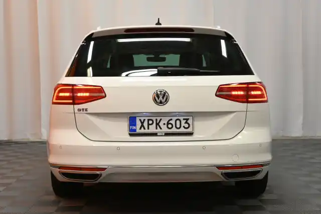 Valkoinen Farmari, Volkswagen Passat – XPK-603