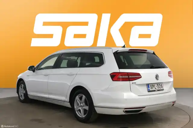 valkoinen Farmari, Volkswagen Passat – XPL-326