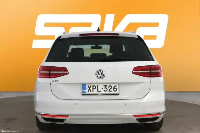 valkoinen Farmari, Volkswagen Passat – XPL-326