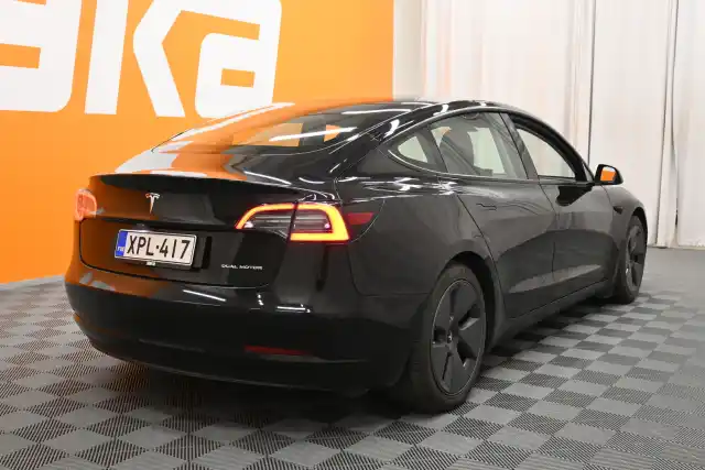 Musta Sedan, Tesla Model 3 – XPL-417