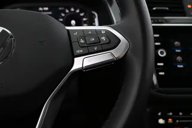 Harmaa Maastoauto, Volkswagen Tiguan – XPM-563