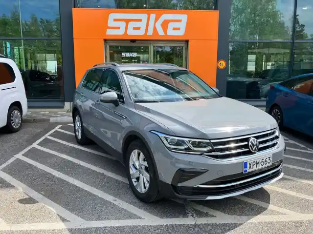 Harmaa Maastoauto, Volkswagen Tiguan – XPM-563