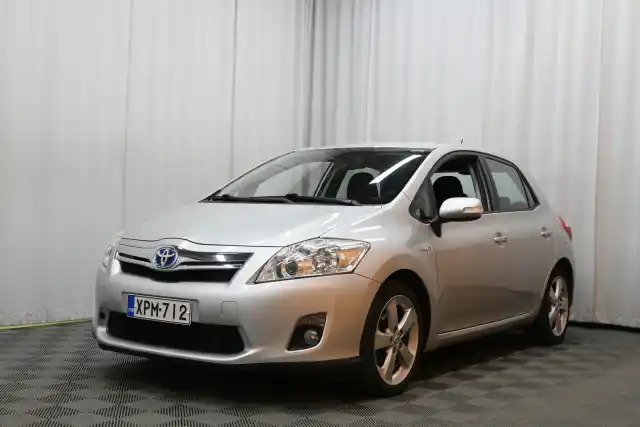 Harmaa Viistoperä, Toyota Auris – XPM-712