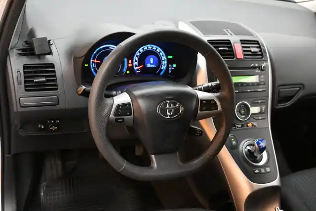 Harmaa Viistoperä, Toyota Auris – XPM-712