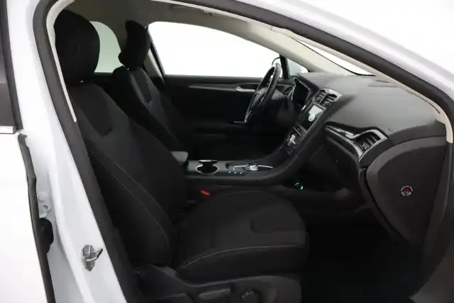 Valkoinen Farmari, Ford Mondeo – XPN-765