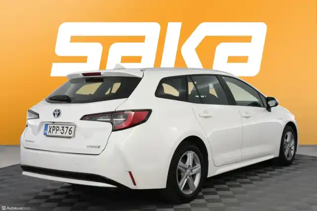 Valkoinen Farmari, Toyota Corolla – XPP-376