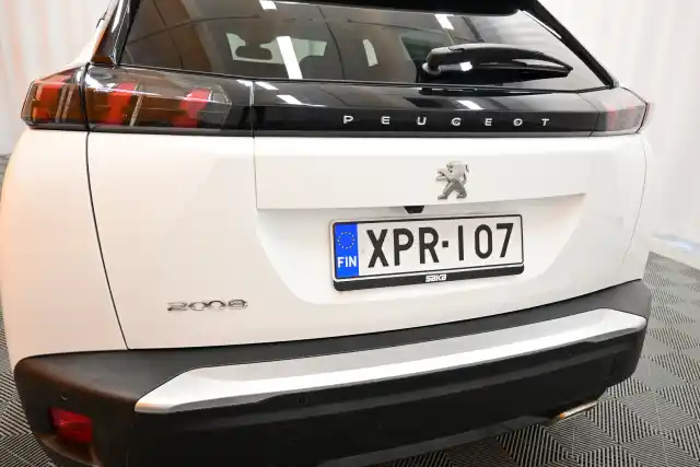 Valkoinen Maastoauto, Peugeot 2008 – XPR-107