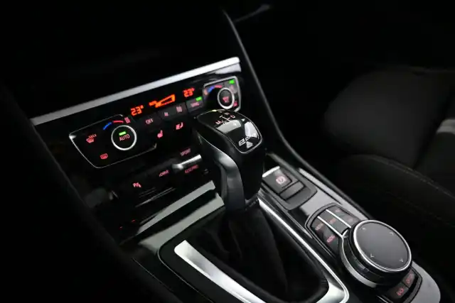 Harmaa Farmari, BMW 225 – XPR-485