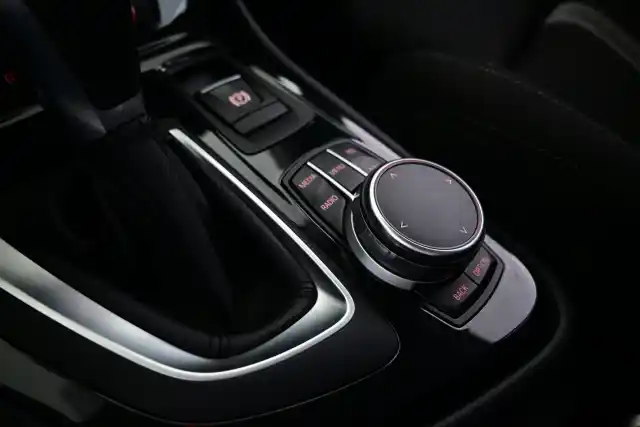 Harmaa Farmari, BMW 225 – XPR-485