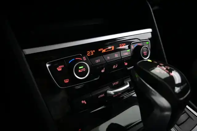 Harmaa Farmari, BMW 225 – XPR-485