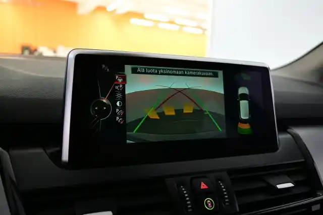 Harmaa Farmari, BMW 225 – XPR-485