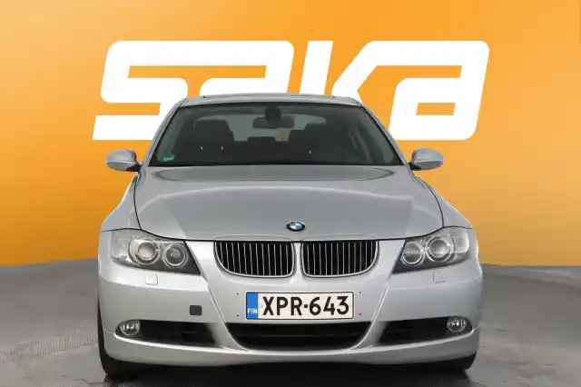 Hopea Sedan, BMW 325 – XPR-643