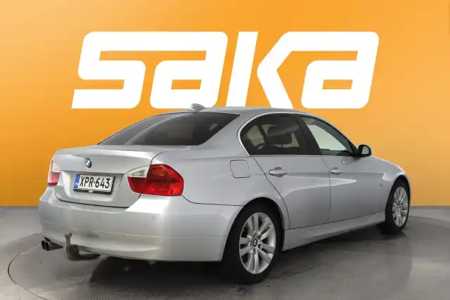 Hopea Sedan, BMW 325 – XPR-643