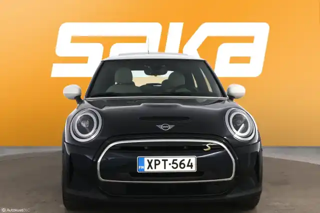 Musta Viistoperä, MINI COOPER – XPT-564