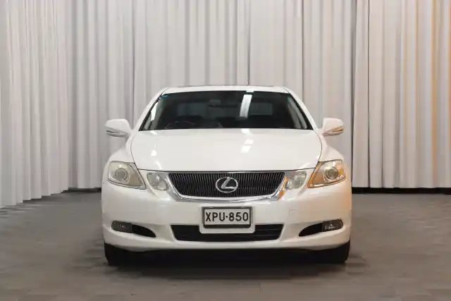 Valkoinen Sedan, Lexus GS – XPU-850