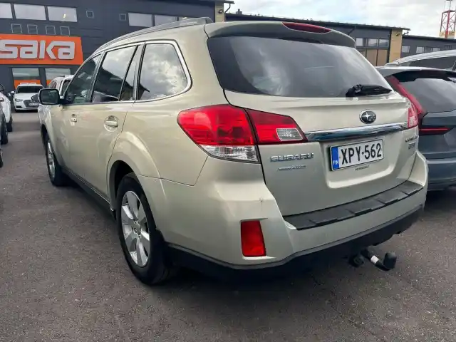 Keltainen Farmari, Subaru Outback – XPY-562