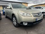 Keltainen Farmari, Subaru Outback – XPY-562, kuva 1