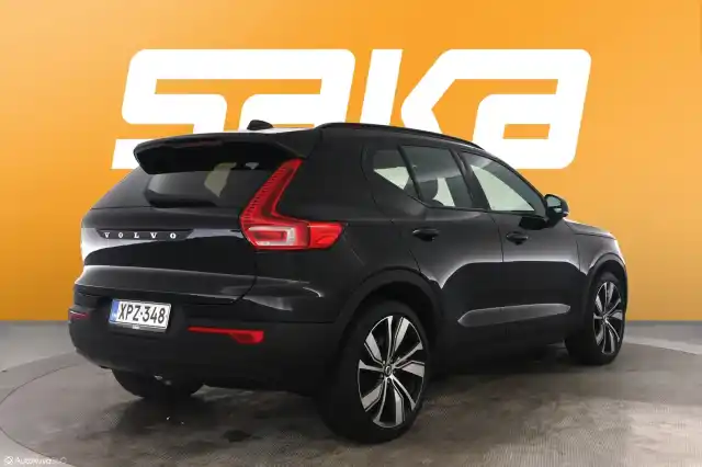 Musta Maastoauto, Volvo XC40 – XPZ-348