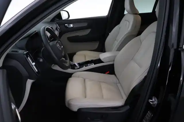 Musta Maastoauto, Volvo XC40 – XRB-729