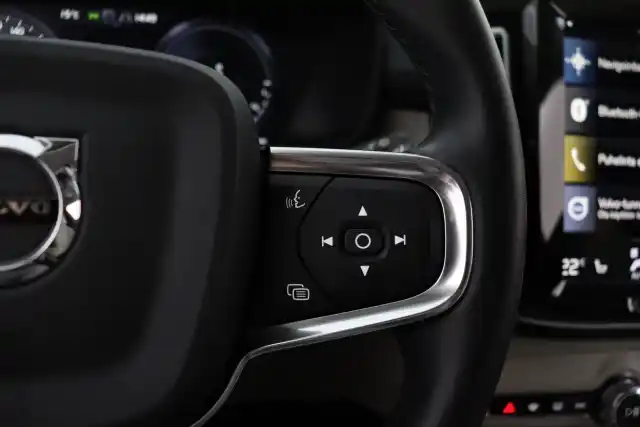 Musta Maastoauto, Volvo XC40 – XRB-729
