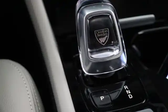 Musta Maastoauto, Volvo XC40 – XRB-729